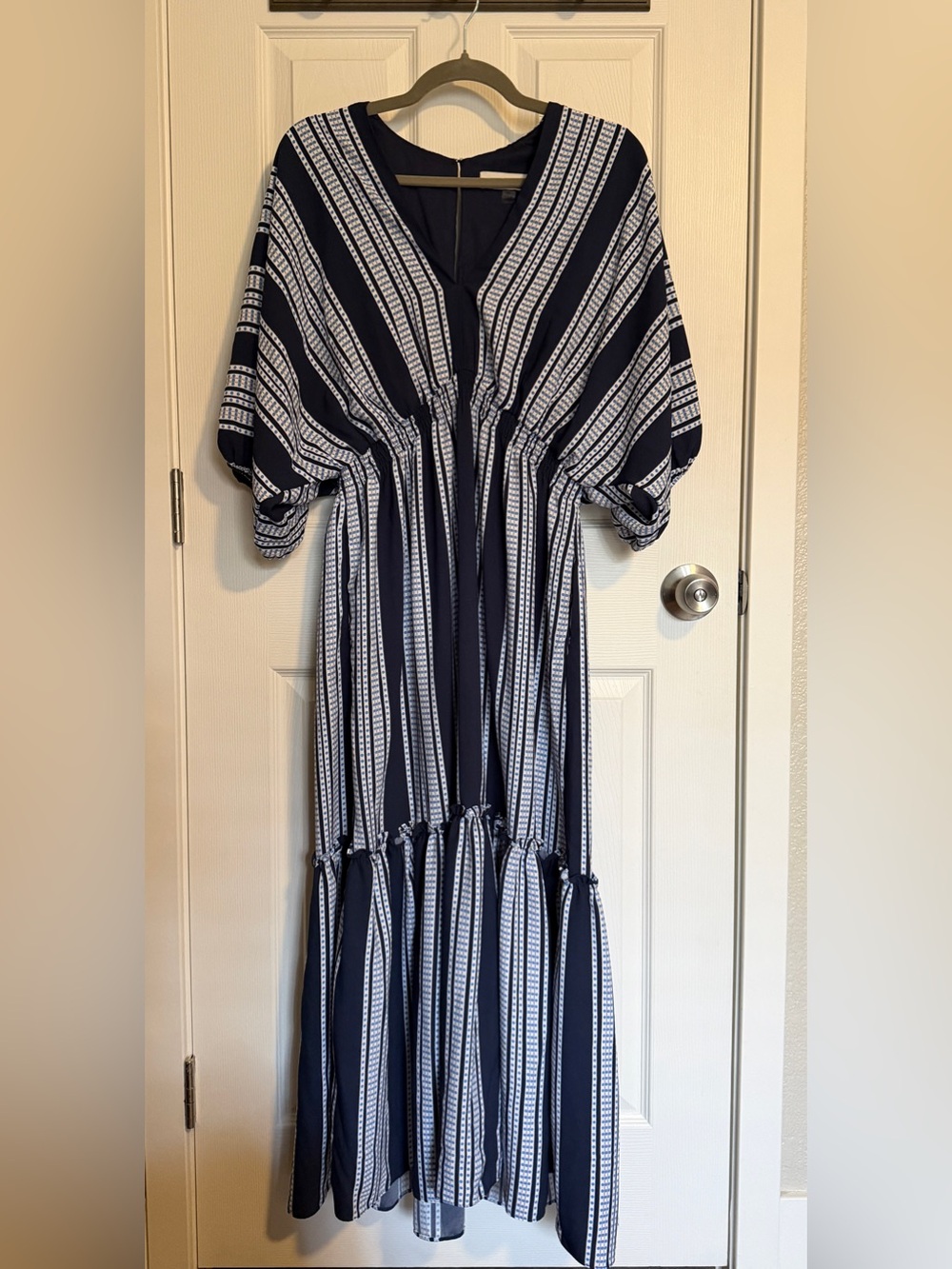 Taylor Size 16 Navy White Stripe Midi Dress Tiered Puff Sleeve V Neck - Picture 5 of 11